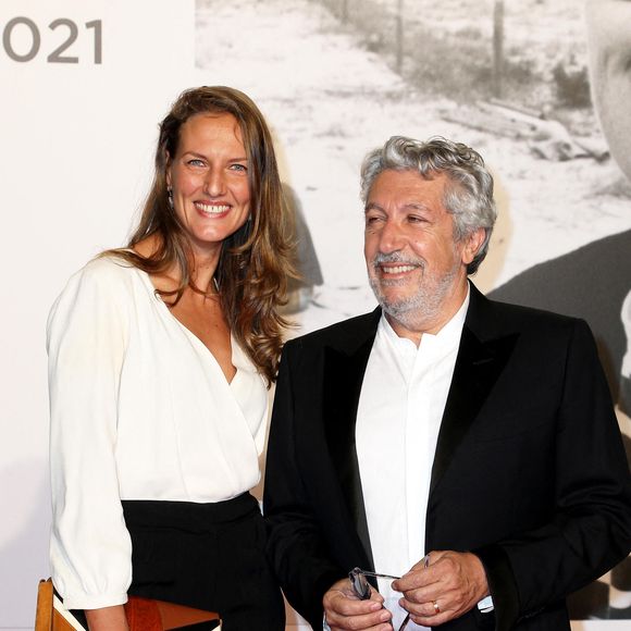 Invité de Loris en balade, Alain Chabat a été interrogé sur sa femme, d’origine finlandaise

Alain Chabat et sa femme Tiara Comte - Cérémonie d'ouverture du Festival Lumière 2021 à Lyon le 9 octobre 2021.
© Dominique Jacovides / Bestimage