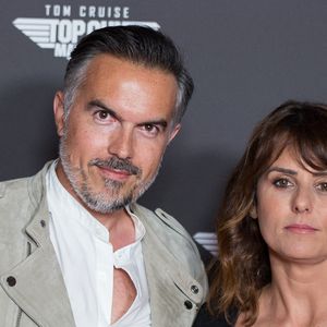 Maxime Chattam et sa femme Faustine Bollaert assistent à la première du film 'Top Gun Maverick' à l'UGC Normandie à Paris le 19 mai 2022 à Paris, France. Photo by Nasser Berzane/ABACAPRESS.COM