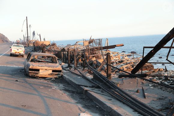 - Vues générales des incendies dans la région de Los Angeles en janvier 2025



Pictured: Malibu PCH