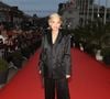 Le film explore le troisième mariage de la mère de trois sœurs, et bien qu'il soit fictif, il puise dans la propre histoire de Kristin, marquée par des drames personnels.

Kristin Scott Thomas pose sur le tapis rouge lors de la cérémonie d'ouverture du 36e Festival du Film Britannique et Irlandais de Dinard à Dinard, jeudi 2 octobre 2025 
© Mickael Chavet/ZUMA Press Wire