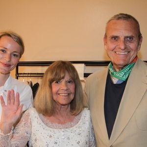 tout comme Jean-Charles de Castelbajac et sa jeune épouse Pauline de Drouas, de 30 ans sa cadette. 

Exclusif - Chantal Goya avec Jean-Charles de Castelbajac et sa femme Pauline de Drouas - Personnalités au spectacle de Chantal Goya "50 ans d'amour" au palais des Congrès à Paris le 25 mai 2025.

© Philippe Baldini / Bestimage