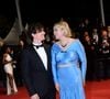 Florian Rossi et sa compagne Louane à la montée des marches de "The Idol" lors du 76ème Festival International du Film de Cannes, le 22 mai 2023. © Rachid Bellak/Bestimage