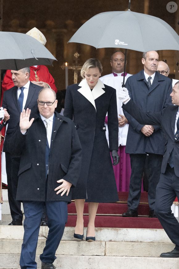 Le Prince Albert II de Monaco et la Princesse Charlene de Monaco assistent à une messe à la Cathédrale de Monaco lors des célébrations de la Sainte Dévote, le 27 janvier 2025 à Monaco, Monaco. Photo par David NIVIERE/ABACAPRESS.COM.