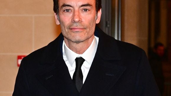 "Je l'aide à se déplacer" : cet être cher pour qui Anthony Delon a déménagé à Douchy, dans la propriété de son père Alain Delon