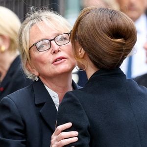Carla Bruni et Claude Chirac aux funérailles de B. Chirac à la basilique Sainte-Clotilde à Paris (7e) le 12 juin 2026. L’ancienne première dame de France est décédée le 5 juin 2026 à l’âge de 93 ans. 
© Jacovides / Liewig / Bestimage