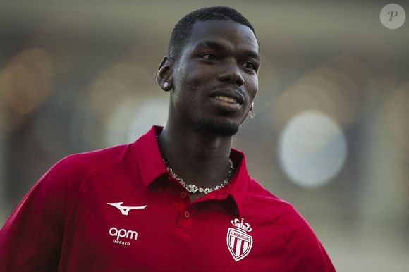 Paul Pogba de l'AS Monaco regarde avant le match de football amical entre l'AS Monaco et le FC Internazionale. 

©NicolCampox/Bestimage