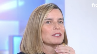 Maman depuis quelques semaines, Fauve Hautot de retour au travail avec son compagnon Romain : "Je suis hyper heureuse et tout va bien dans ma vie"