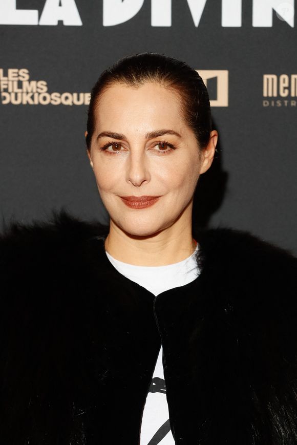Ce projet, coécrit par le duo, met en scène l’actrice franco-britannique Amira Casar. 

Amira Casar au photocall de la première du film "Sarah Bernhardt, la divine" au cinéma Pathé Palace à Paris le 10 décembre 2024.

© Christophe Clovis / Bestimage