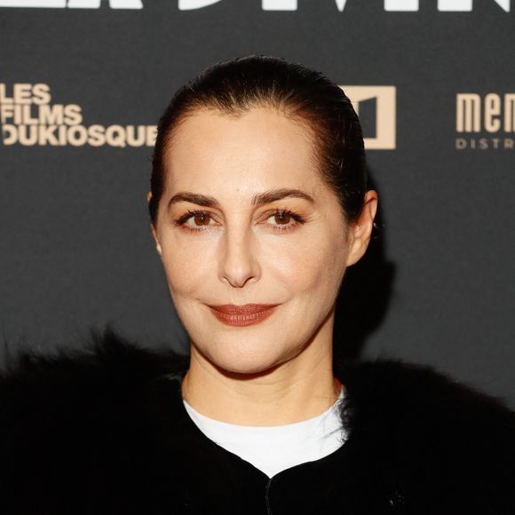 Ce projet, coécrit par le duo, met en scène l’actrice franco-britannique Amira Casar. 

Amira Casar au photocall de la première du film "Sarah Bernhardt, la divine" au cinéma Pathé Palace à Paris le 10 décembre 2024.

© Christophe Clovis / Bestimage