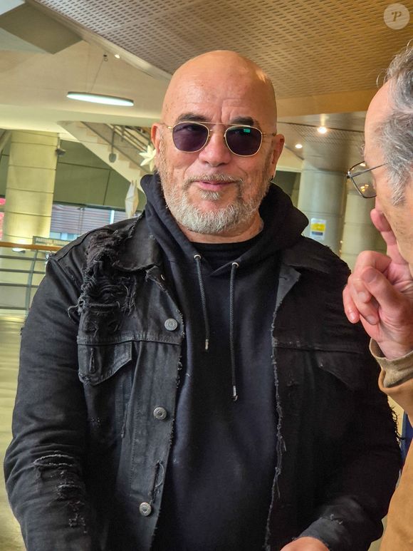 Pascal Obispo lors de l'inauguration de l’esplanade Johnny Hallyday au pied du Zénith d'Auvergne à Cournon-d'Auvergne, près de Clermont-Ferrand, France, le 14 octobre 2025. © Eternity/Bestimage