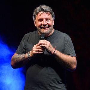 Philippe Lellouche l'acteur, réalisateur, animateur et chanteur israélo-français, durant la 3eme soirée de la seconde édition des Théâtrales d'Eze à l'oppidum du Col d'Eze. Le 4 août 2024
© Bruno Bebert / Bestimage