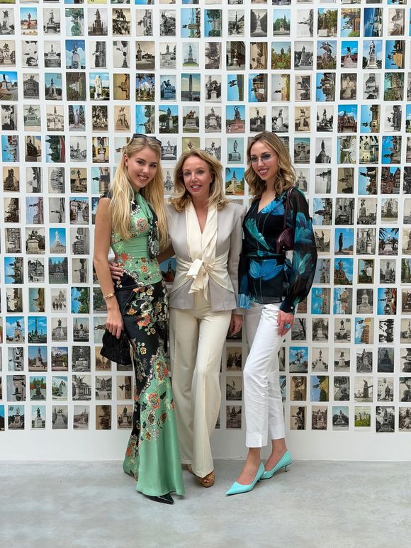 Entre soirées mondaines, expositions et balades sur les canaux, la famille semble avoir pleinement profité de cette escapade vénitienne.

La famille de Bourbon des Deux-Siciles a profité d'un séjour à Venise. Capture d'écran Instagram