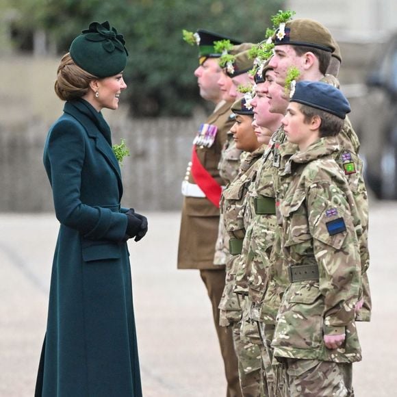 Catherine (Kate) Middleton, princesse de Galles, colonel des Irish Guards, visite le régiment lors du défilé de la Saint-Patrick à la caserne Wellington de Londres, Royaume Uni, le 17 mars 2025. © Zahu/Backgrid UK/Bestimage