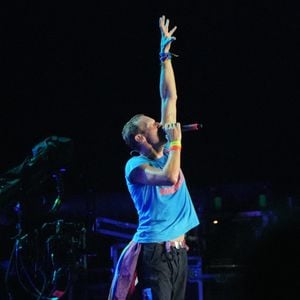 Kristin Cabot, ex-directrice des ressources humaines d’Astronomer, est sortie du silence cinq mois après la diffusion virale d’une vidéo la montrant enlacée avec son patron lors d’un concert de Coldplay. 

Chris Martin de Coldplay se produit sur la scène Pyramid au festival de Glastonbury, à Worthy Farm dans le Somerset, au Royaume-Uni. Photo by Yui Mok/PA Wire/ABACAPRESS.COM