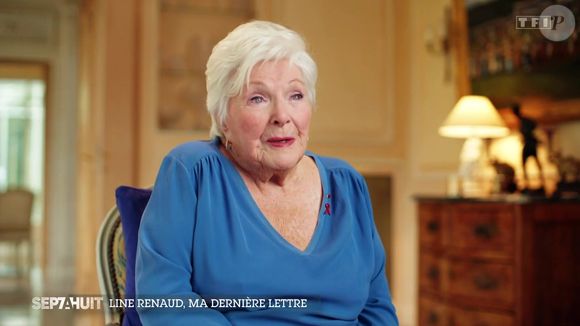 Line Renaud face à la journaliste Audrey Crespo-Mara durant l'émission Sept à huit sur TF1.