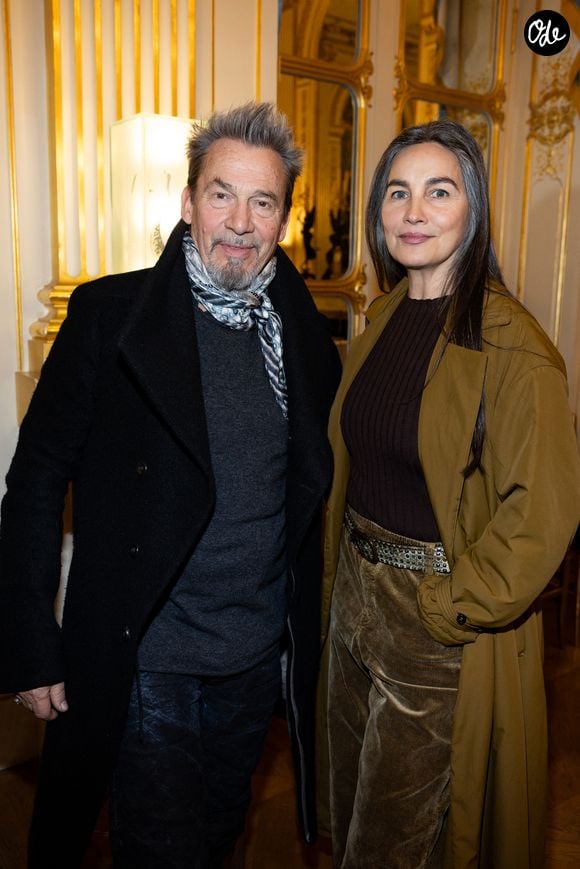 Son rituel après l'été repose sur trois gestes simples axés sur la vitamine C et l'hydratation.

Azucena Caamaño, Florent Pagny - Cérémonie de la remise de la médaille de chevalier de l'ordre des arts et des lettres à Alexandre Kirchhoff, PDG du label Capitol Music France par R.Dati au Ministère de la Culture à Paris le 9 janvier 2026.

© Cyril Moreau / Bestimage