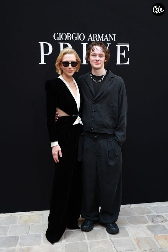 Cate Blanchett et son fils Ignatius Martin Upton au défilé Giorgio Armani Privé "Collection Haute Couture Automne/Hiver 2026-2027" lors de la Fashion Week de Paris, le 7 juillet 2026