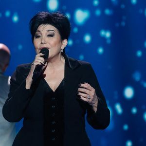 Dans la suite de son discours, après avoir souligné le déséquilibre qui existait dans leur relation, Liane Foly a rappelé l’impact qu’elle a eu sur la carrière du musicien.

Exclusif - Liane Foly - Surprises - Enregistrement de l'émission "La Boîte à Secrets N°19" dans les studios de la Cité du Cinéma à Saint-Denis, présentée par F.Bollaert et diffusée le 3 janvier sur France 3
© Christophe Clovis / Bestimage