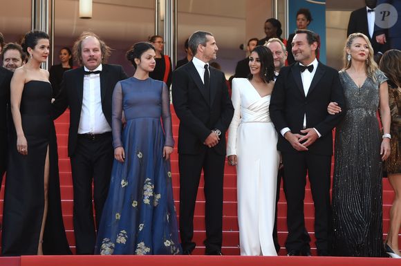 Mélanie Doutey, Philippe Katerine, Noée Abita (habillée en Dior), Guillaume Canet, Leïla Bekhti, Benoît Poelvoorde, Gilles Lellouche, Virginie Efira - Montée des marches du film « Le Grand Bain » lors du 71ème Festival International du Film de Cannes. Le 13 mai 2018 
© Giancarlo Gorassini / Bestimage