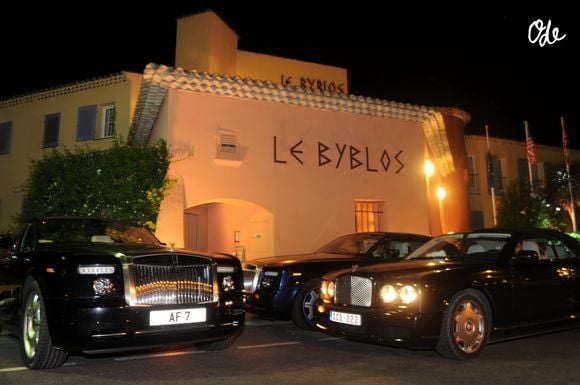 Cette évolution intervient après une réforme ayant réduit la durée d'attribution du statut de palace de cinq à trois ans. 

Ambiance - Soiree organisee par l'hotel Byblos à St-Tropez. Le 21 Juillet 2012. RACHID BELLAK / BESTIMAGE