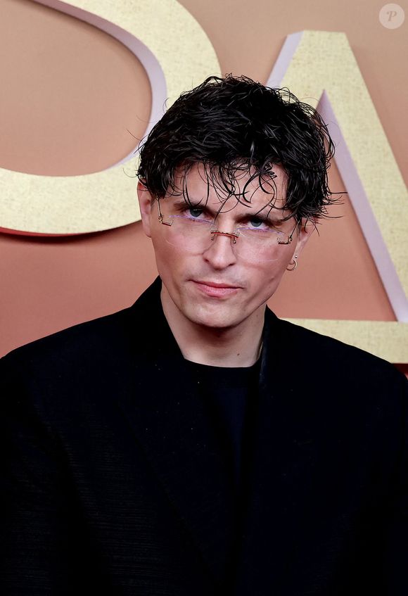 Raphaël Quenard parle même d'un “hommage” aux femmes “puisque c’est auprès d’elles qu’il a toujours préféré passer du temps”

Raphaël Quenard - Photocall de la 50ème édition de la cérémonie des César à l'Olympia à Paris, France, le 28 février 2025 © Dominique Jacovides - Olivier Borde / Bestimage