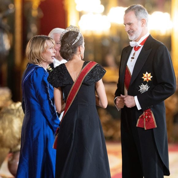 Ils ont célébré la venue de Frank-Walkter Steinmeier, le président fédéral Allemand et de son épouse. 

Le roi Felipe VI et la reine Letizia d'Espagne, accueillent Frank-Walter Steinmeier (Président fédéral de l'Allemagne) et sa femme Elke Budenbender pour un dîner de gala en leur honneur au palais royal à Madrid. Photo par LALO YASKY / BESTIMAGE