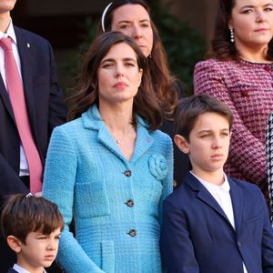 Charlotte Casiraghi, Raphaël Elmaleh et Balthazar Rassam dans la cour du palais princier le jour de la fête nationale de Monaco le 19 novembre 2024.

© Jean-Charles Vinaj / Pool Monaco / Bestimage