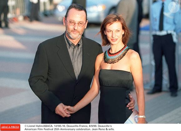 L'acteur a notamment partagé la vie du mannequin Nathalie Dyszkiewicz 


© Lionel Hahn/ABACA. 14195-16. Deauville-France, 8/9/99. Célébration du 25ème anniversaire du Festival du Film Américain de Deauville. Jean Reno et sa femme.