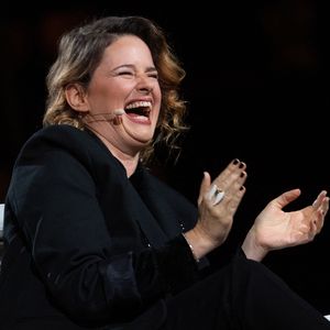 Elodie Poux lors de l'enregistrement de l'émission "La chanson secrète N°14", présentée par Nikos Aliagas et diffusée le 26 décembre sur TF1, à Paris le 9 décembre 2025. © Jacovides-Moreau/Bestimage