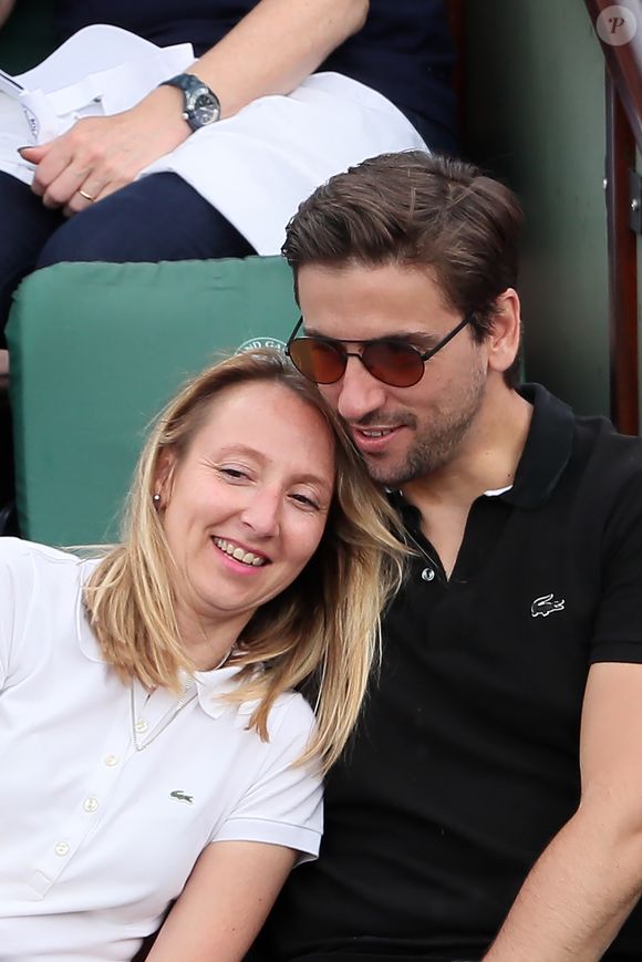 Audrey Lamy et son compagnon Thomas Sabatier dans les tribunes des internationaux de Roland Garros - jour 5 - à Paris, France, le 31 mai 2018. © Cyril Moreau - Dominique Jacovides/Bestimage