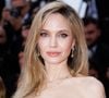 C’est également le cas d’Angelina Jolie, présente à Cannes
Angelina Jolie - Montée des marches du film « Eddington » lors du 78ème Festival International du Film de Cannes, au Palais des Festivals à Cannes. Le 16 mai 2025
© Jacovides-Moreau / Bestimage