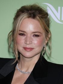 Loin de Niels Schneider, Virginie Efira goûte à la vie cannoise avec un ponte dans son domaine