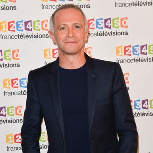 Samuel Étienne lors du photocall de la présentation de la nouvelle dynamique 2017-2018 de France Télévisions. Paris, le 5 juillet 2017.
© Guirec Coadic/Bestimage