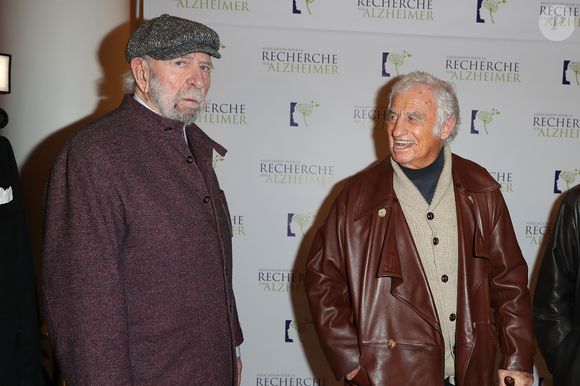 Jean-Pierre Marielle et Jean-Paul Belmondo lors du photocall du 12ème Gala 2017 de l'Association pour la Recherche sur Alzheimer à la salle Pleyel dans le 8ème arrondissement, à Paris, France le 30 janvier 2017. © Cyril Moreau/Bestimage