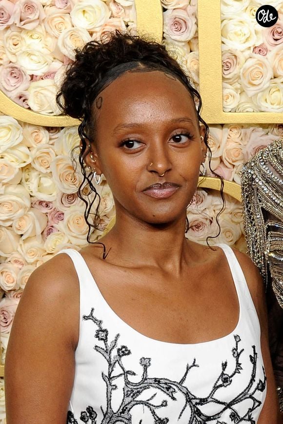 La jeune femme utilisait déjà publiquement le nom "Zahara Marley Jolie" depuis son arrivée à l’université Spelman en 2023.

Angelina Jolie et sa fille Zahara Jolie au photocall de la 82ème cérémonie des Golden Globes au The Beverly Hilton à Los Angeles, Californie, Etats-Unis, le 5 janvvier 2025. © Imago/PsnewZ/Bestimage