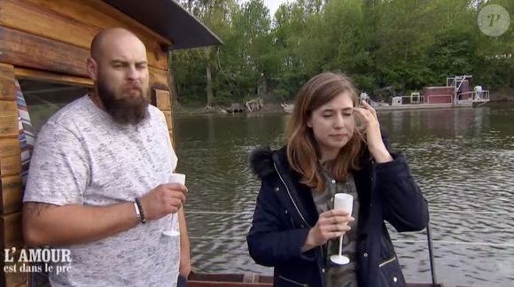 Valentin et Charley lors de l'épisode de "L'amour est dans le pré 2021" du 15 novembre sur M6