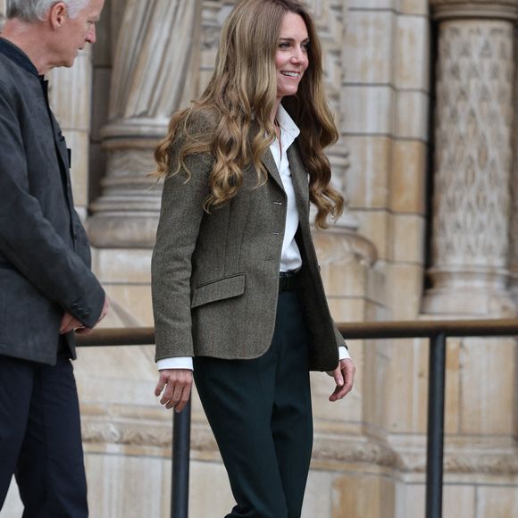 Si elle fait toujours très attention à sa santé, Kate Middleton est de nouveau très présente dans la vie active. 

La princesse de Galles lors de sa visite des jardins nouvellement transformés du Musée d'histoire naturelle de Londres, au Royaume-Uni, le 4 septembre 2025. © Lock Stephen/I-Images/ABACA