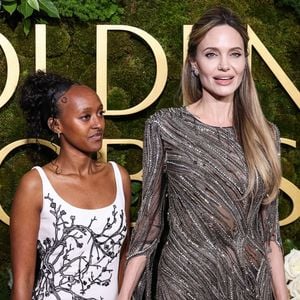 La jeune femme fraîchement diplômée n'hésite plus à prendre position et décrit Angelina Jolie comme étant une femme "forte, généreuse et inspirante".

Zahara Marley Jolie et sa mère Angelina Jolie arrivent à la 82ème cérémonie des Golden Globes qui se tient à l'hôtel Beverly Hilton le 5 janvier 2025 à Beverly Hills, Los Angeles, Californie, États-Unis