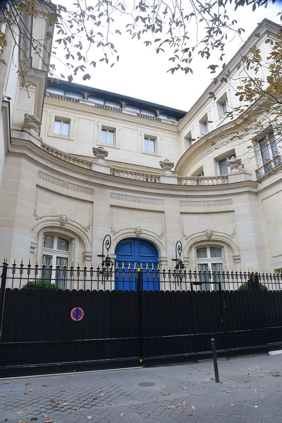 Construit en 1912, il appartenait à un membre de la famille royale saoudienne

Le roi Mohammed VI s'offre un hôtel particulier à 80 millions d'euros à Paris le 6 octobre 2020, vue de l'extérieur. ©Agence / Bestimage