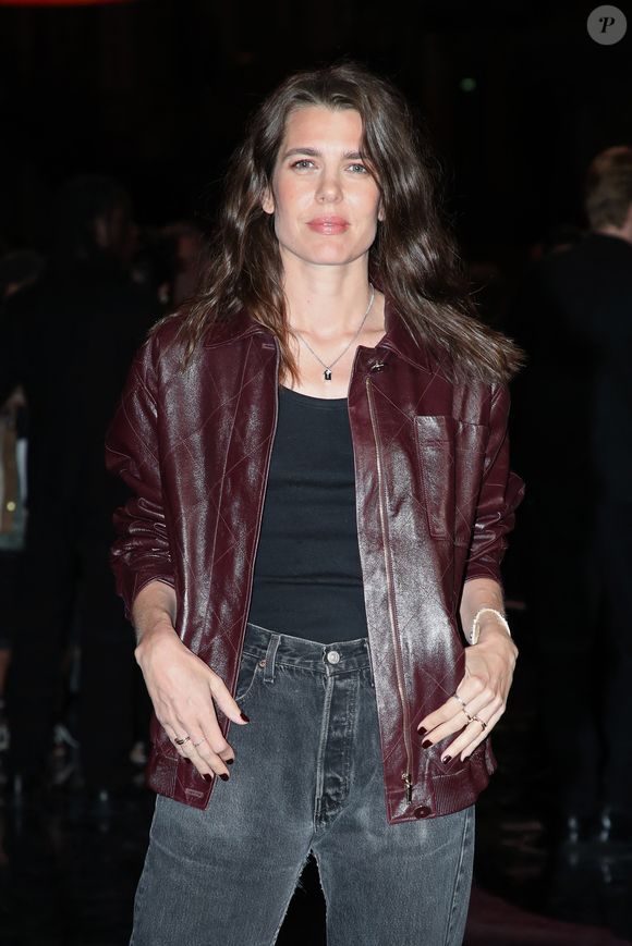 Charlotte Casiraghi - Célébrités au Défilé Chanel, Collections Prêt-à-porter Printemps / Eté 2026, dans le cadre de la Fashion Week de Paris. Au Grand Palais à Paris, France, le 06 Octobre 2025. 

© Bertrand Rindoff / Bestimage