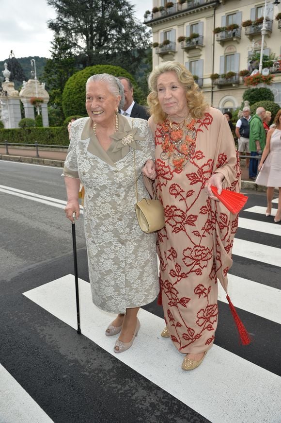 Fernanda Biffi Casiraghi (la grand-mère de Pierre Casiraghi) et la comtesse Marta Marzotto (la grand-mère de Beatrice Borromeo) - Sorties des invités de l'hôtel Borromeo à Stresa pour se rendre au mariage religieux de Pierre Casiraghi et Beatrice Borromeo sur les Iles Borromées, sur le Lac Majeur, le 1er août 2015.