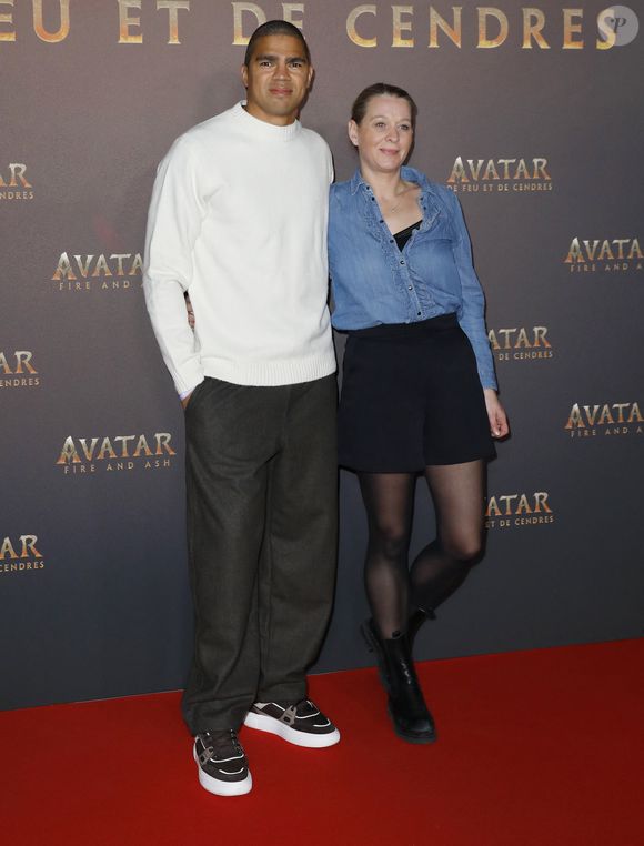 Daniel Narcisse et sa femme Emmanuelle - Avant-première du film "Avatar : Fire and Ash" (Avatar : de Feu et de Cendres) à la Seine Musicale de Boulogne-Billancourt le 5 décembre 2025. © Marc Ausset-Lacroix/Bestimage