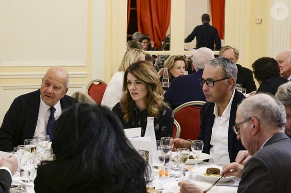 Exclusif - Marc Ladreit de Lacharrière, Maud Bregeon et Kamel Daoud - M.L.D.Lacharrière recevait B.Sansal pour le premier dîner de la Revue des Deux Mondes de l'année - De nouveau libre, B.Sansal répondait à l'invitation de M.L.D.Lacharrière à venir témoigner, lançant ainsi un appel à s'engager en faveur de la transmission et à raviver l'esprit des Lumières.
 
Un discours à la fois touchant et inspirant pour la grande assemblée venue écouter l'écrivain ce soir-là. La culture et surtout les lettres étaient naturellement largement représentées, avec l'ancienne ministre R.Bachelot, le Chancelier de l'Institut de F.X Darcos, le président de la Fondation de France P.Sellal, l'écrivain et prix Goncourt 2024 K.Daoud, l'historien de l'art et académicien des beaux-arts A.Goetz, les éditorialistes F.O Giesbert et F.d'Orcival, ou encore la productrice Y.Benguigui.
 
La porte-parole du Gouvernement M.Bregeon, mais aussi les ambassadeurs du Brésil et de Suisse assistaient également à cette soirée exceptionnelle, dédiée à la liberté et à l'engagement. Paris le 20/01/2026.
© Jack Tribeca / Bestimage