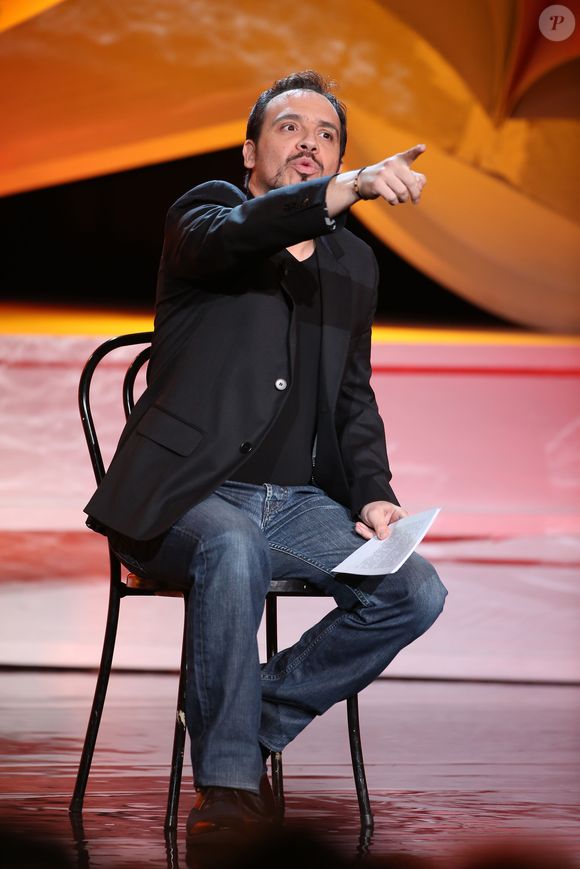 Alexandre Astier - Enregistrement de l'emission de Noel "La grande librairie" aux Folies-Bergere a Paris le 18 novembre 2013, emission diffusee sur France 5.  

Photo : PIX4U / BESTIMAGE