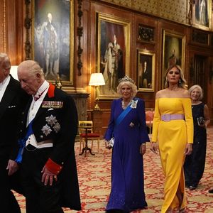 Le roi Charles III et le président américain Donald Trump, suivis de la reine Camilla et de la première dame Melania Trump, du prince de Galles et de Mme Paula Reynolds et de la princesse de Galles et de Michael Boulos, marchent lors du banquet d'État au château de Windsor, dans le Berkshire, au premier jour de la deuxième visite d'État du président au Royaume-Uni avec son épouse. Mercredi 17 septembre 2025. Photo by Aaron Chown/PA Wire/ABACAPRESS.COM