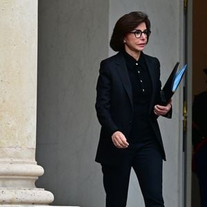 Tant d'événements qui ont poussé Rachida Dati à préserver sa fille.

Rachida Dati, ministre de la Culture - Sortie du Conseil des ministres au palais de l'Elysée à Paris, le 19 novembre 2025.
© Christian Liewig / Bestimage