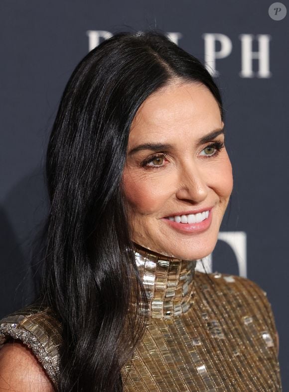 Demi Moore arrive à la célébration des femmes d'Hollywood organisée par ELLE au Four Seasons Hotel - Los Angeles at Beverly Hills le 19 novembre 2024 à Los Angeles, CA.
© Mark Von Holden/ AFF-USA.com