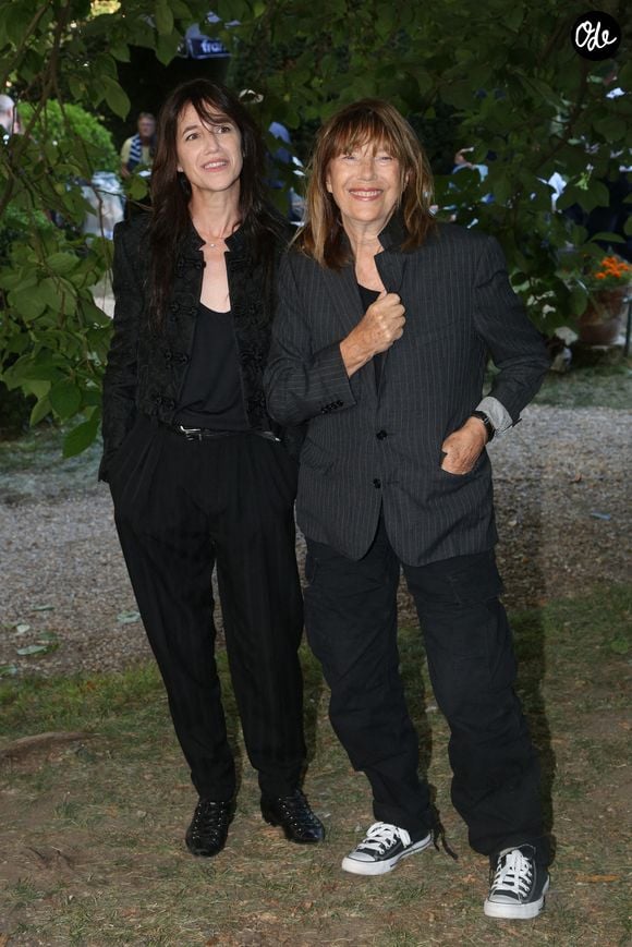 Charlotte Gainsbourg et Jane Birkin lors de la séance photo « Jane By Charlotte » dans le cadre du 14e Festival du film d'Angoulême, à Angoulême, en France, le 27 août 2021. Photo de Jérôme Domine/ABACAPRESS.COM
