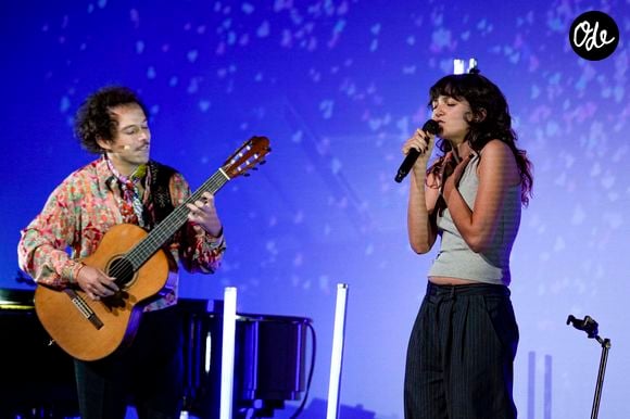 "C’est certain que j’arrive dans le métier avec une base de gens qui me connaissent", a également ajouté la fille de Matthieu Chedid

Thibaul Chauvin, Billie Chedid - Gala 2025 de la Fondation Recherche Alzheimer à Lyon le 1er décembre 2025. © Sandrine Thesillat / PsNewZ / Bestimage
