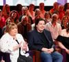 Exclusif - Michèle Bernier et ses enfants Charlotte et Enzo Gaccio lors de l'enregistrement de l'émission "Famille je vous aime" présentée par M. Drucker et qui sera diffusée le 13 juin 2025 sur France 3, aux Studios rive gauche à Paris, France, le 14 avril 2025. © Clovis-Gaffiot/Bestimage
Tout au long de sa carrière, Michel Drucker a interviewé les parents de ses invités pour comprendre leur parcours. Il a tissé des liens avec chacune de leur famille. Voilà comment est née l'idée de " Famille je vous aime ".
Cette émission diffusée en prime time sur France 3, entre la Fête des Mères et la Fête des Pères, a pour thème principal la transmission.
La famille a toujours inspiré les artistes que ce soit en chanson ou en humour. Gad Elmaleh, le parrain de cette première émission sera accompagné de Régine et David, ses parents. Il y aura également Dany Brillant, Anne Roumanoff, Roman Doduick et leur maman, Michèle Bernier, Laurent Voulzy, Gérard Lanvin, Louis Chedid, Michel et Beatrice Leeb et leurs enfants, mais aussi David Hallyday et Olivier de Benoist dont les récents spectacles abordent ce sujet.
Entre émotion et fous rires, nous n'avons pas fini d'aimer ces drôles de Familles !